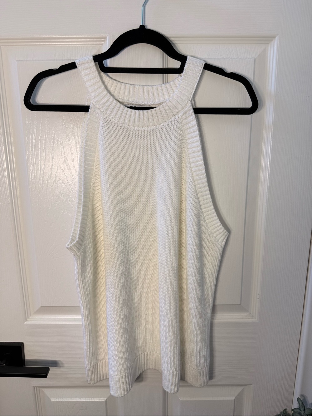 Old Navy White Ribbed Knit Tank - Picture 1 of 6